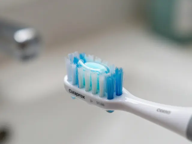 Co je to sonický kartáček na zuby a proč je lepší než klasický?